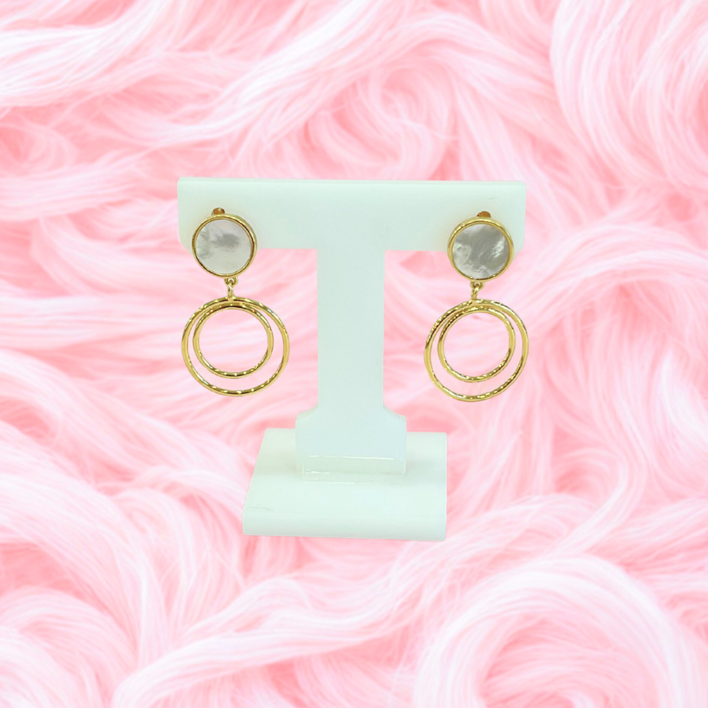 Boucle d'oreille plaqué or nacré